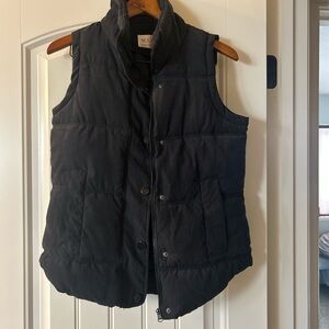 Black puffer vest